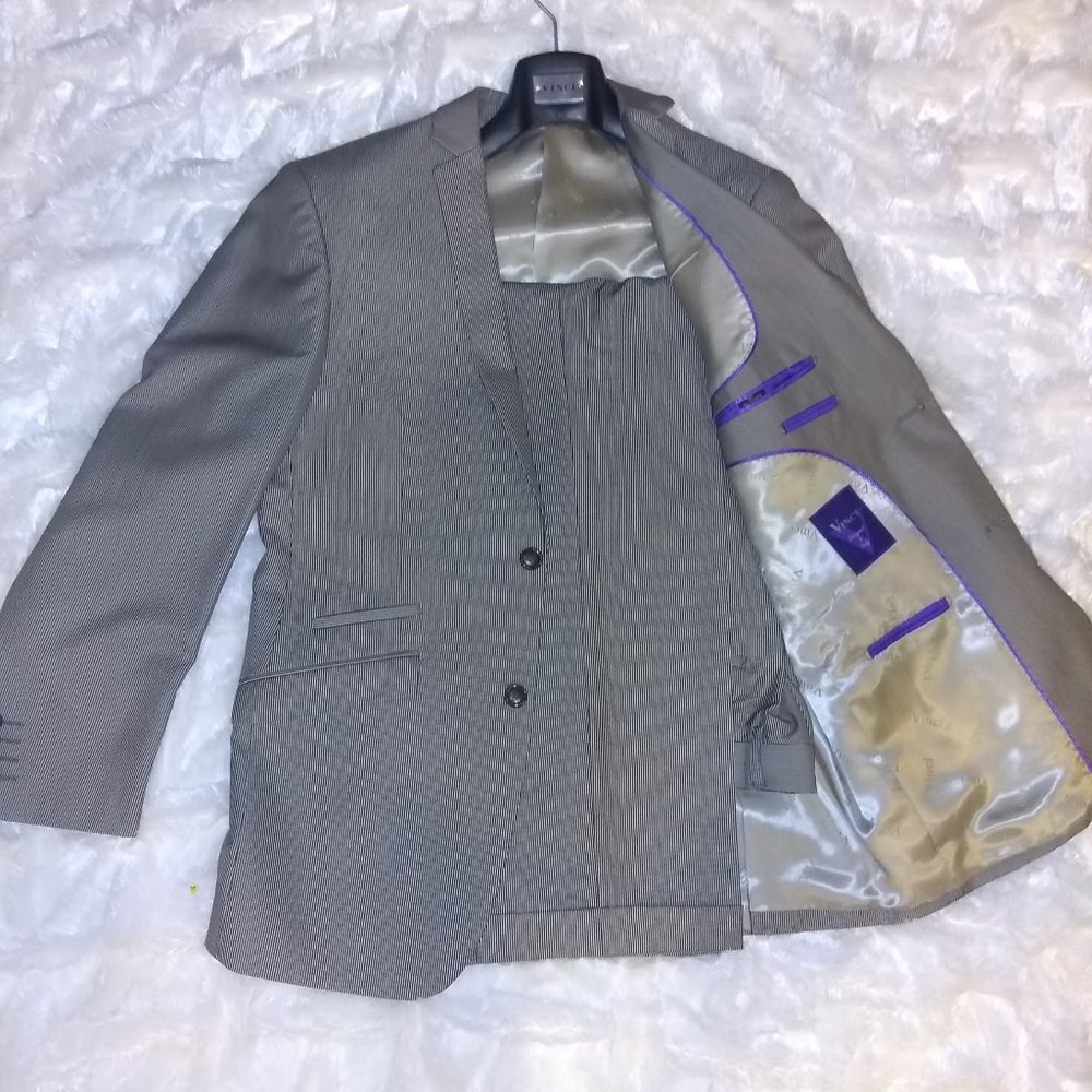 MENS NWOT SUIT